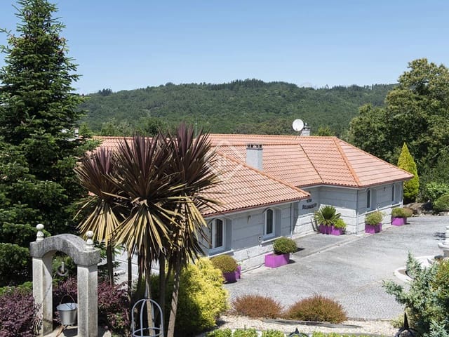 4 sypialnia Willa na sprzedaż w Nogueira de Ramuín z basenem garażem - 940 000 € (Ref: 7731739)