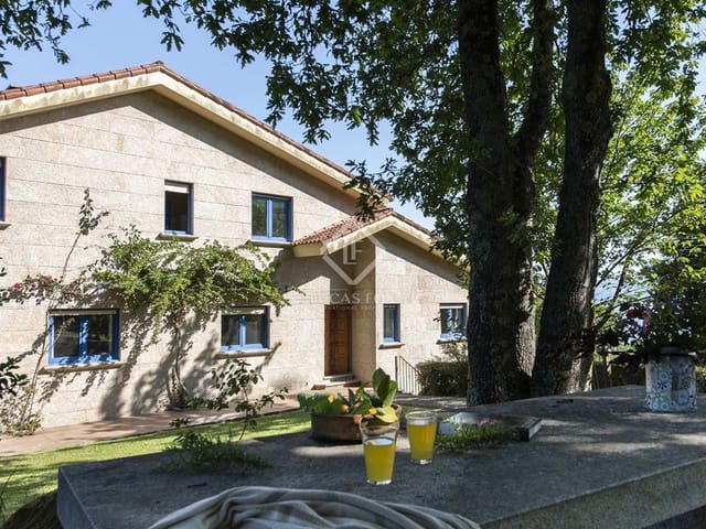 4 bedroom Villa for sale in Redondela with garage - € 550,000 (Ref: 7731741)