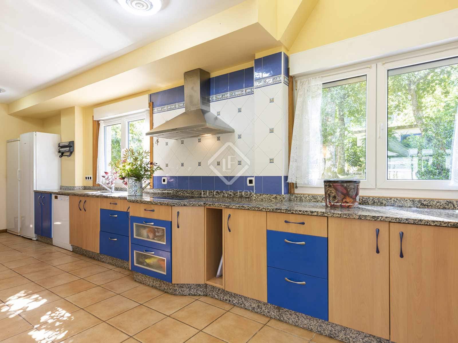 4 makuuhuone Huvila myytävänä paikassa Redondela mukana 
autotalli - 550 000 € (Ref: 7731741)