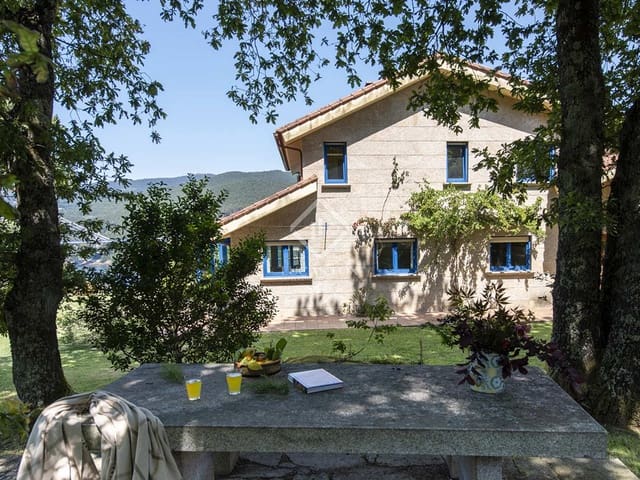 4 Zimmer Villa zu verkaufen in Redondela mit Garage - 550.000 € (Ref: 7731741)