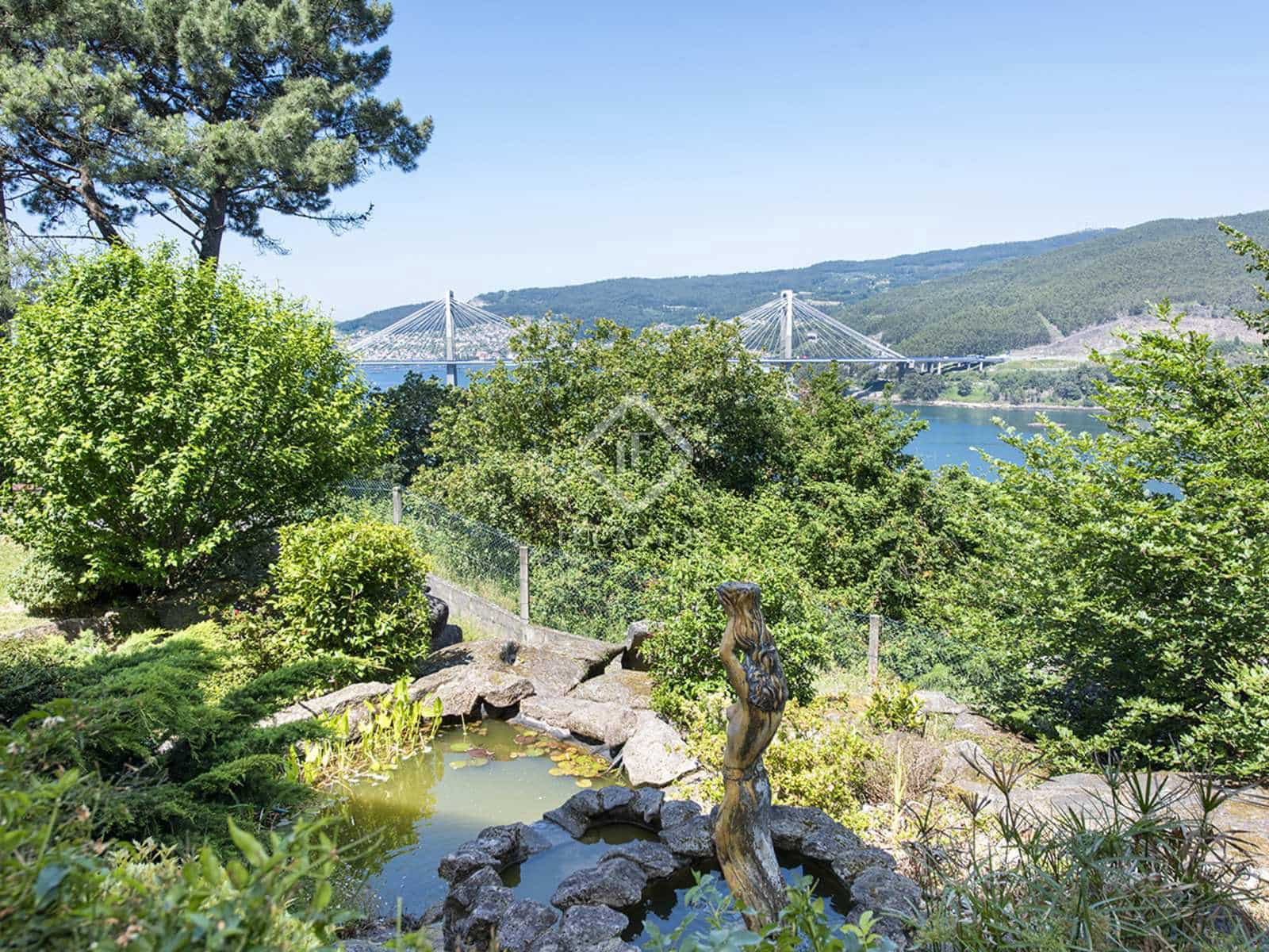 4 makuuhuone Huvila myytävänä paikassa Redondela mukana 
autotalli - 550 000 € (Ref: 7731741)