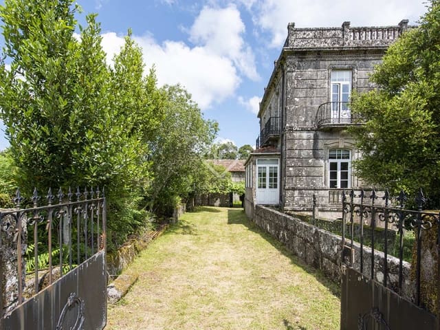 9 bedroom Finca/Country House for sale in Pazos de Borbén with garage - € 750,000 (Ref: 7731743)