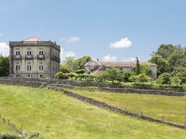 9 bedroom Finca/Country House for sale in Pazos de Borbén with garage - € 750,000 (Ref: 7731743)