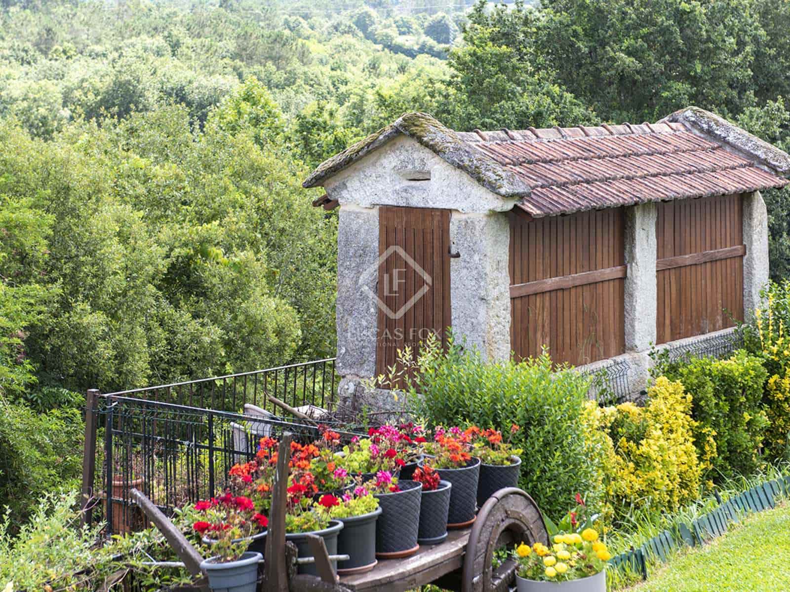 3 soveværelse Villa til salg i Mondariz med swimmingpool garage - € 425.000 (Ref: 7731746)