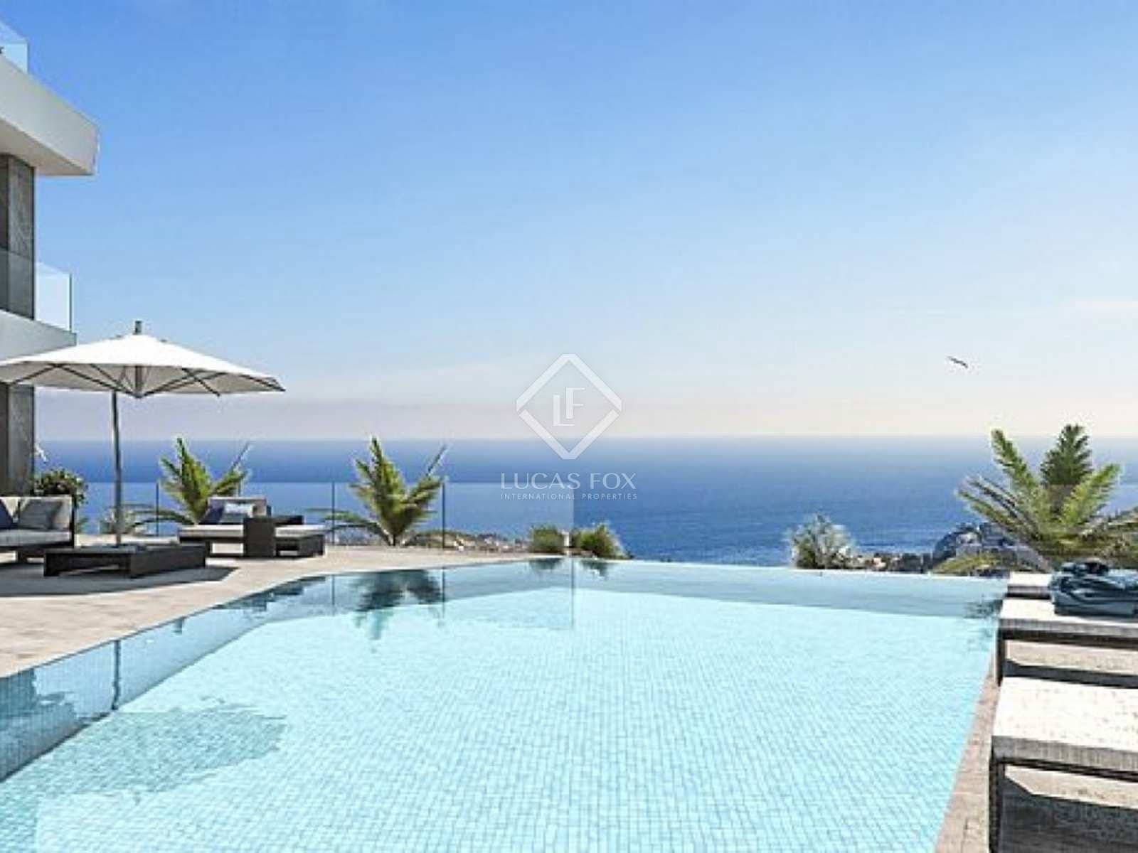 4 bedroom Villa for sale in Calpe / Calp with pool garage - € 1,850,000 (Ref: 7731749)