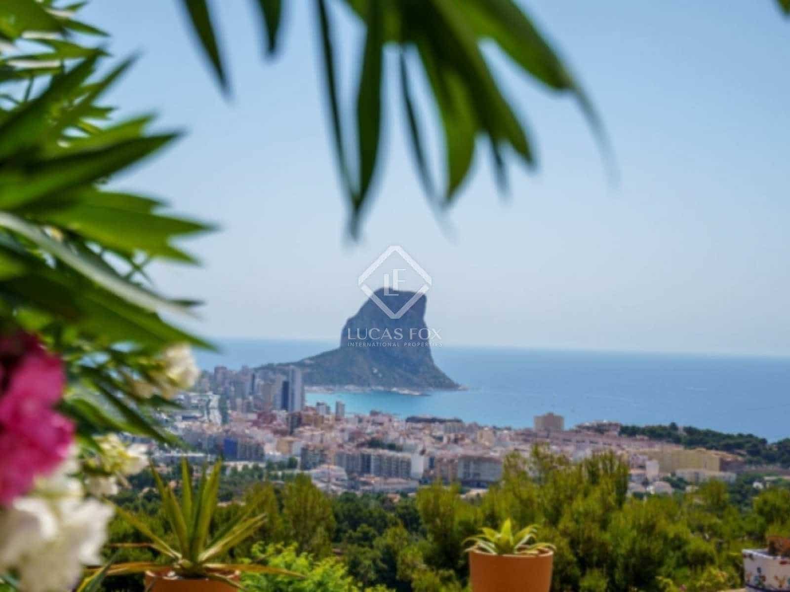 4 bedroom Villa for sale in Calpe / Calp with pool garage - € 1,850,000 (Ref: 7731749)