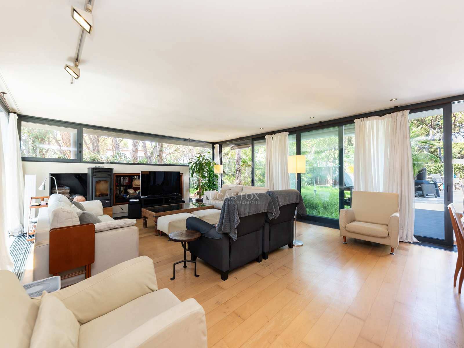 4 soveværelse Villa til salg i Gava med swimmingpool garage - € 3.790.000 (Ref: 7733441)