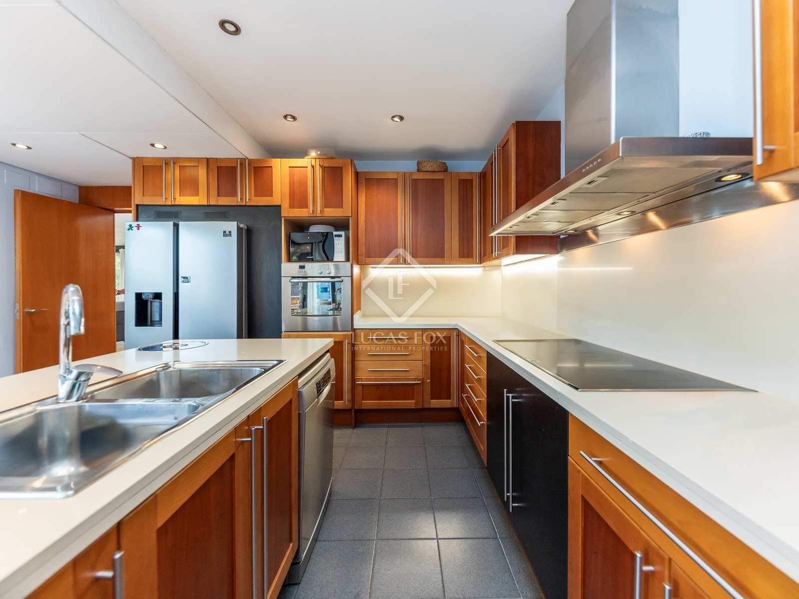 4 soveværelse Villa til salg i Gava med swimmingpool garage - € 3.790.000 (Ref: 7733441)