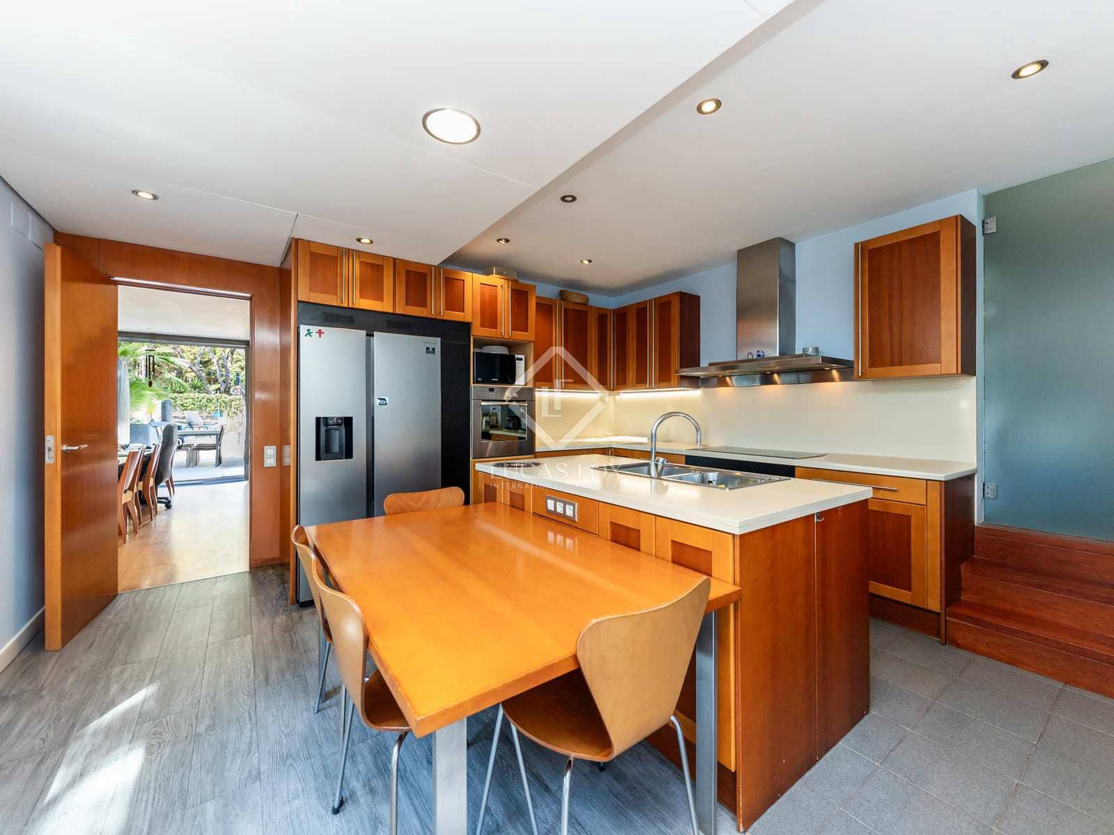 4 soveværelse Villa til salg i Gava med swimmingpool garage - € 3.790.000 (Ref: 7733441)