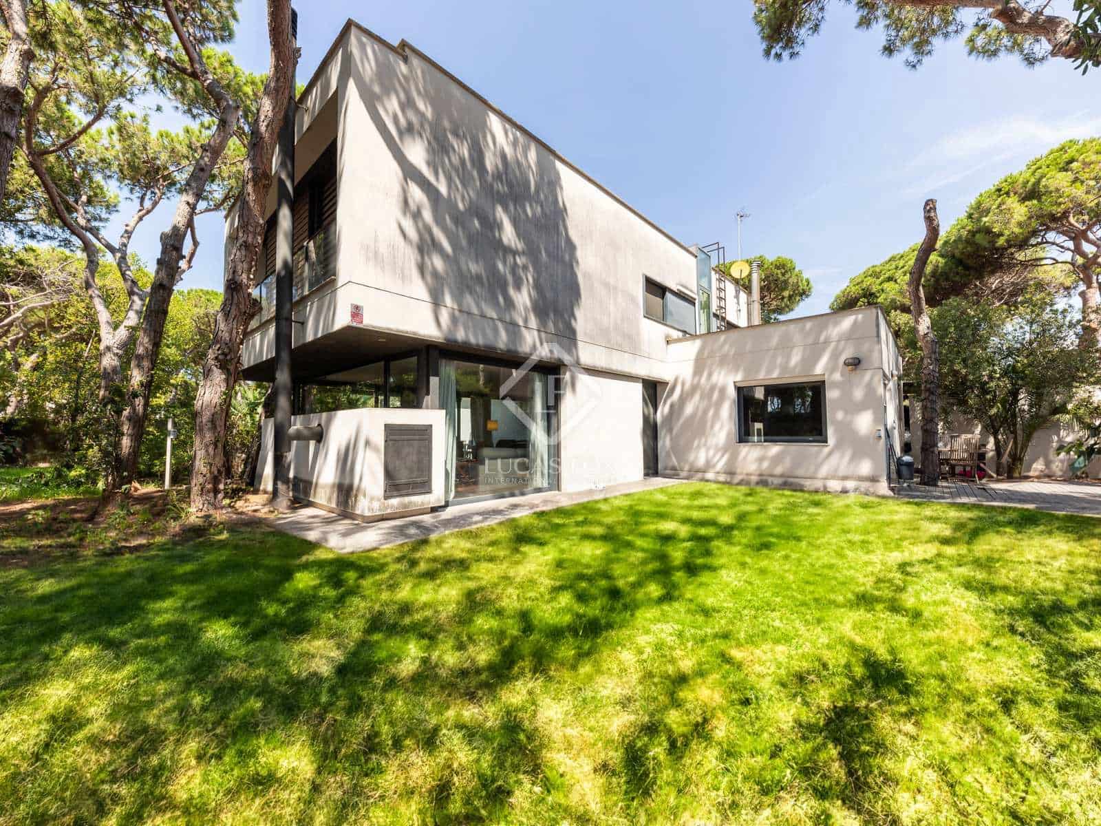 4 soveværelse Villa til salg i Gava med swimmingpool garage - € 3.790.000 (Ref: 7733441)