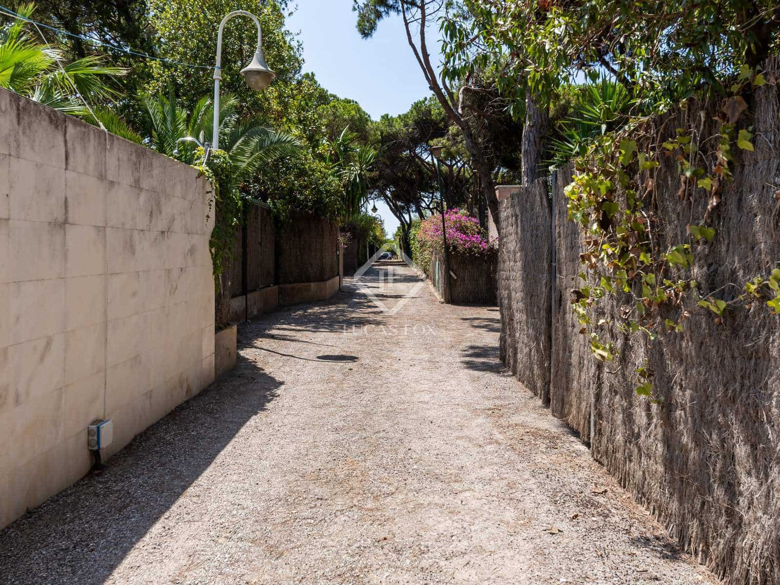 4 soveværelse Villa til salg i Gava med swimmingpool garage - € 3.790.000 (Ref: 7733441)