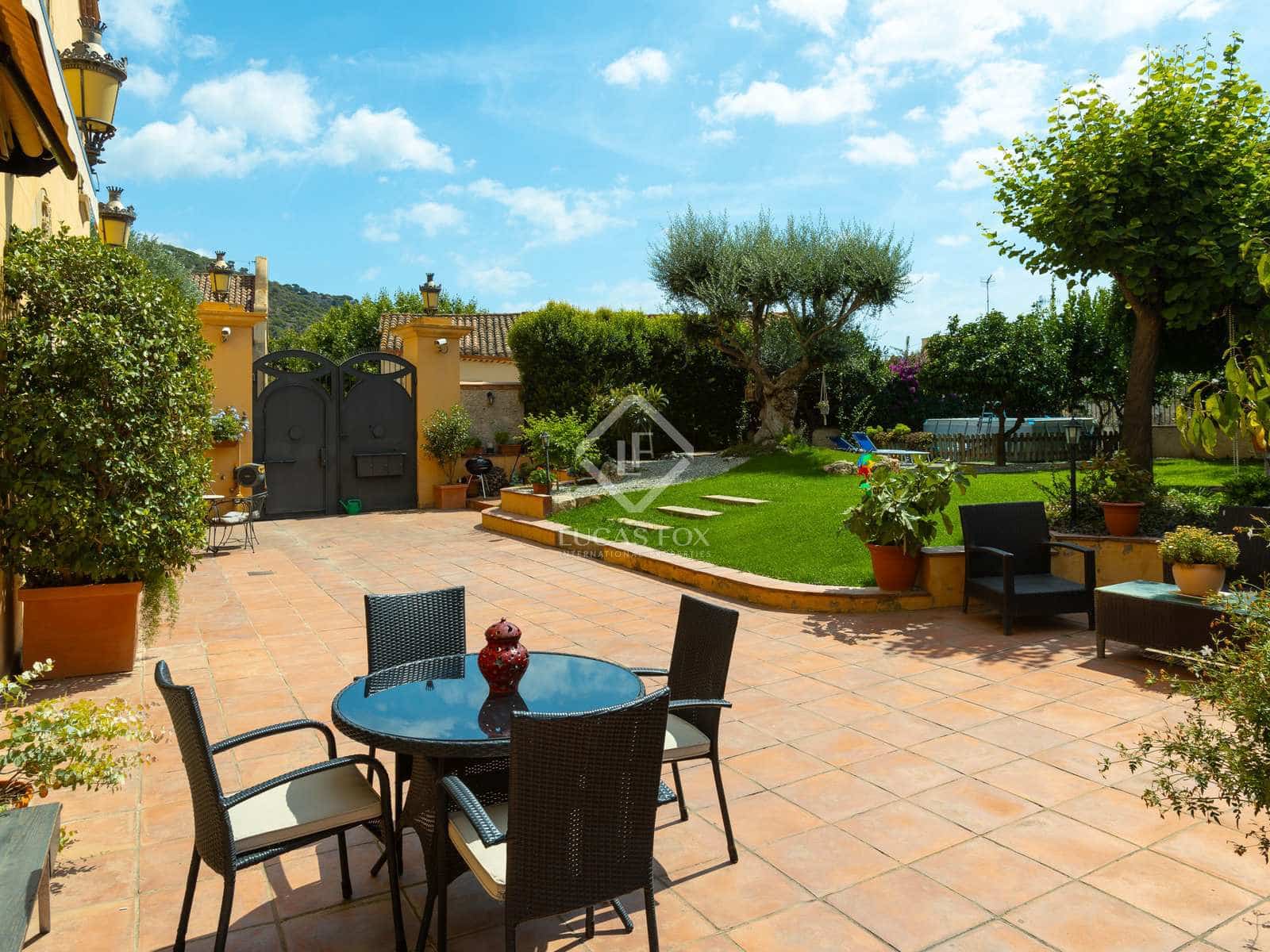 5 bedroom Villa for sale in Teia with garage - € 2,180,000 (Ref: 7736241)