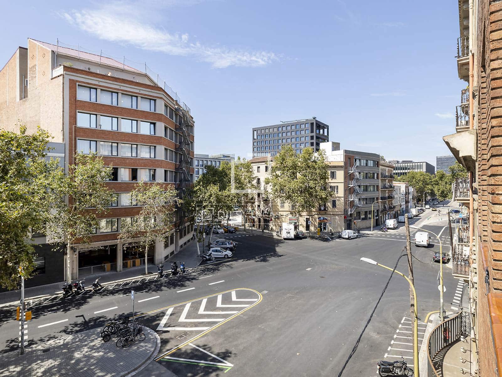 3 soveværelse Lejlighed til leje i Barcelona by - € 9.000 (Ref: 7744963)