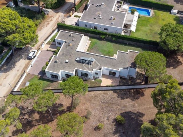 10 bedroom Villa for sale in L'Escala - € 1,350,000 (Ref: 7744965)