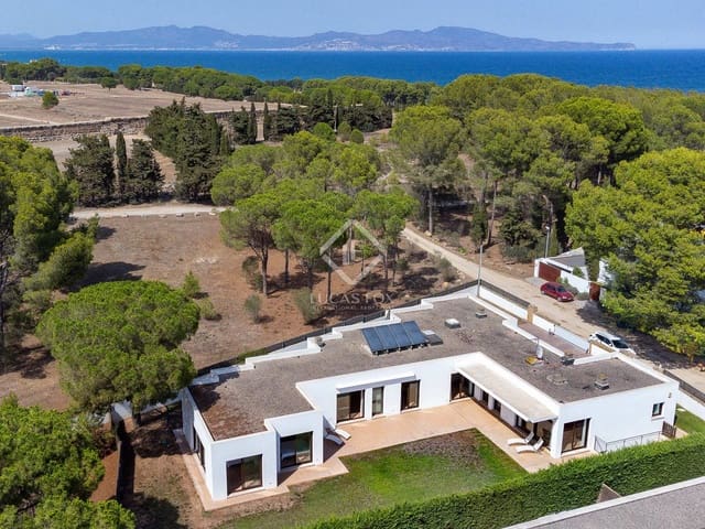 10 bedroom Villa for sale in L'Escala - € 1,350,000 (Ref: 7744965)