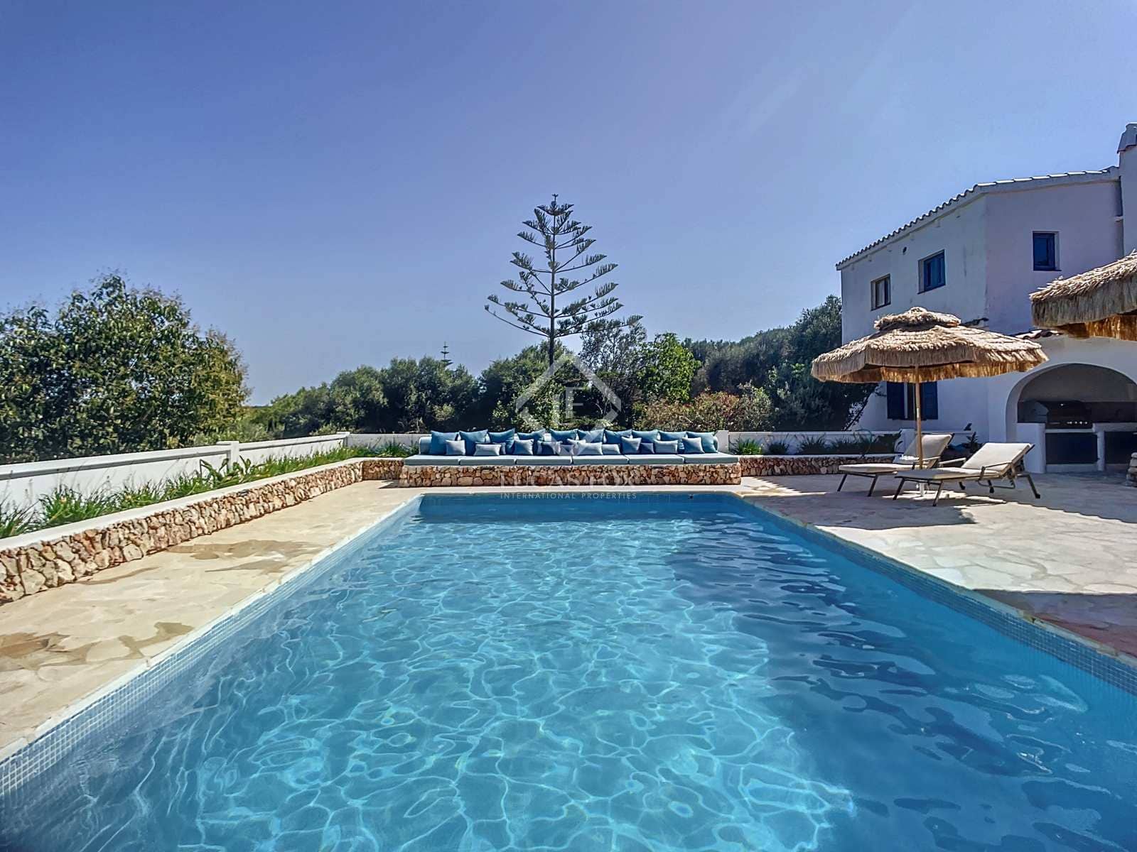 4 soveværelse Villa til leje i Mahon / Mao med swimmingpool - € 18.000 (Ref: 7744969)