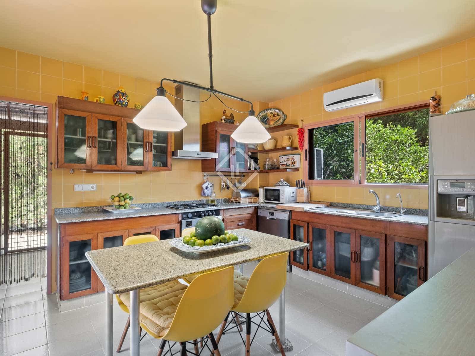 6 bedroom Villa for sale in Alicante / Alacant city with pool garage - € 1,300,000 (Ref: 7748655)