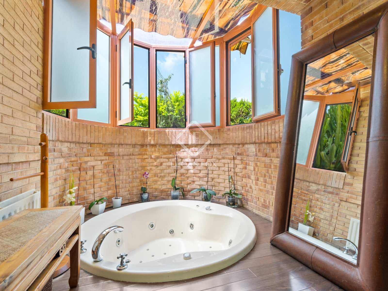 6 bedroom Villa for sale in Alicante / Alacant city with pool garage - € 1,300,000 (Ref: 7748655)