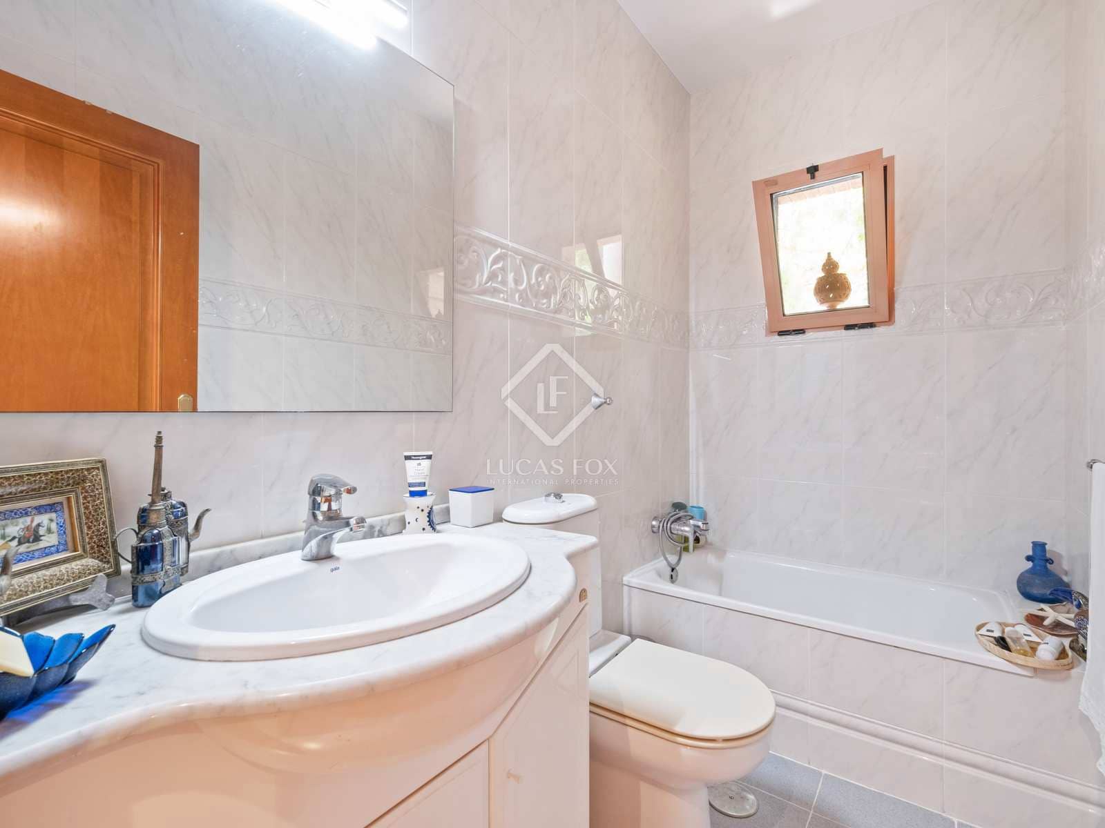 6 bedroom Villa for sale in Alicante / Alacant city with pool garage - € 1,300,000 (Ref: 7748655)