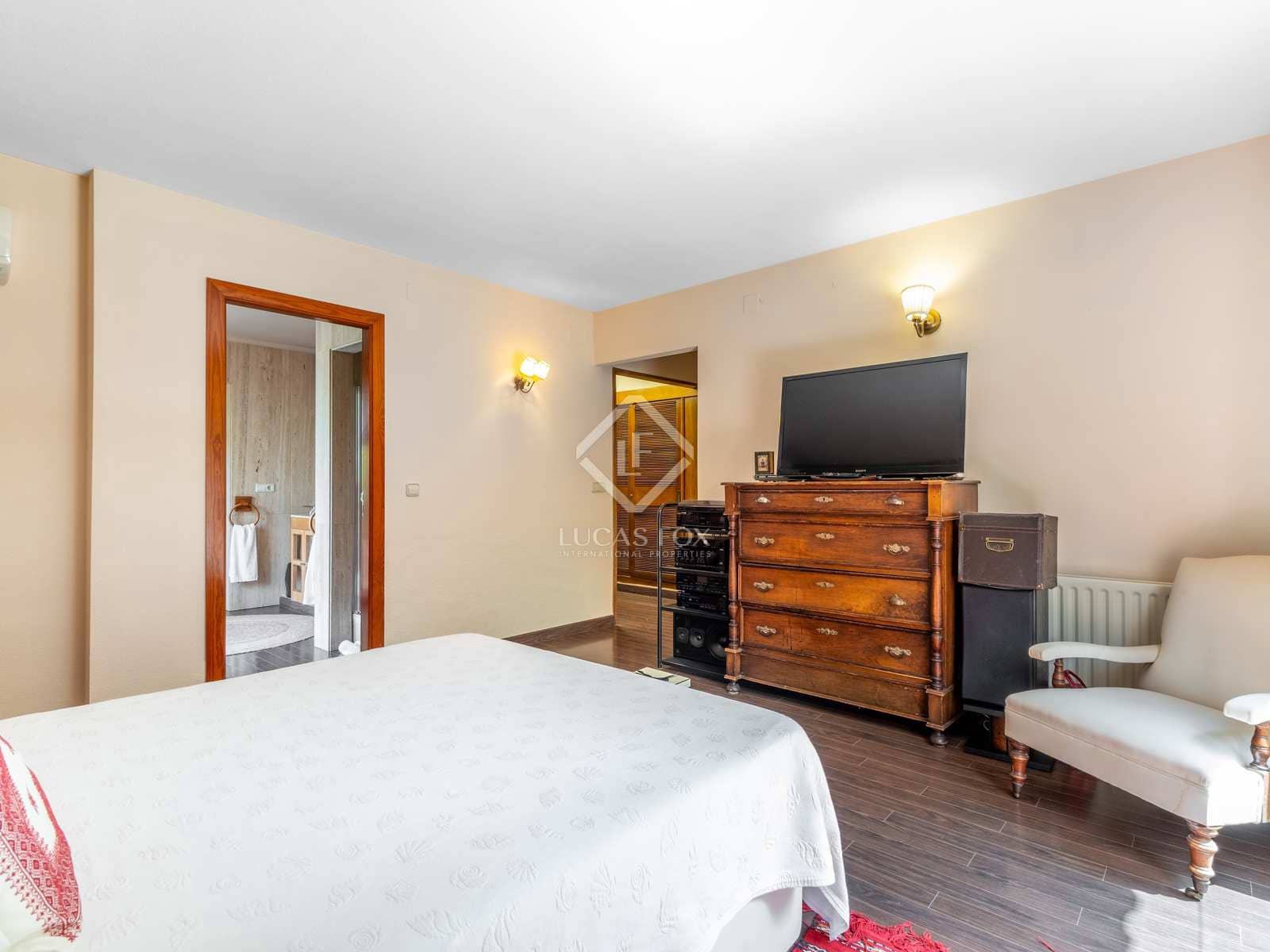 6 bedroom Villa for sale in Alicante / Alacant city with pool garage - € 1,300,000 (Ref: 7748655)