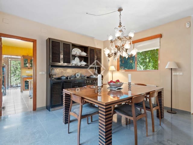 6 slaapkamer Villa te koop in Alicante stad met zwembad garage - € 1.300.000 (Ref: 7748655)