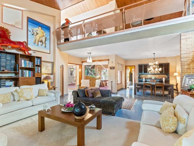 6 slaapkamer Villa te koop in Alicante stad met zwembad garage - € 1.300.000 (Ref: 7748655)