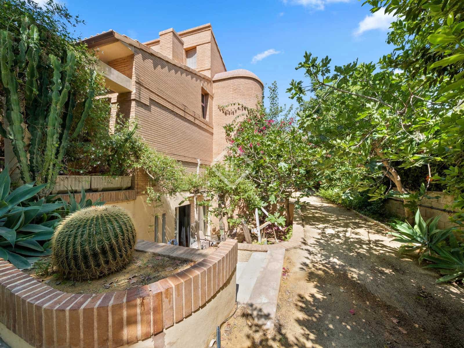 6 bedroom Villa for sale in Alicante / Alacant city with pool garage - € 1,300,000 (Ref: 7748655)