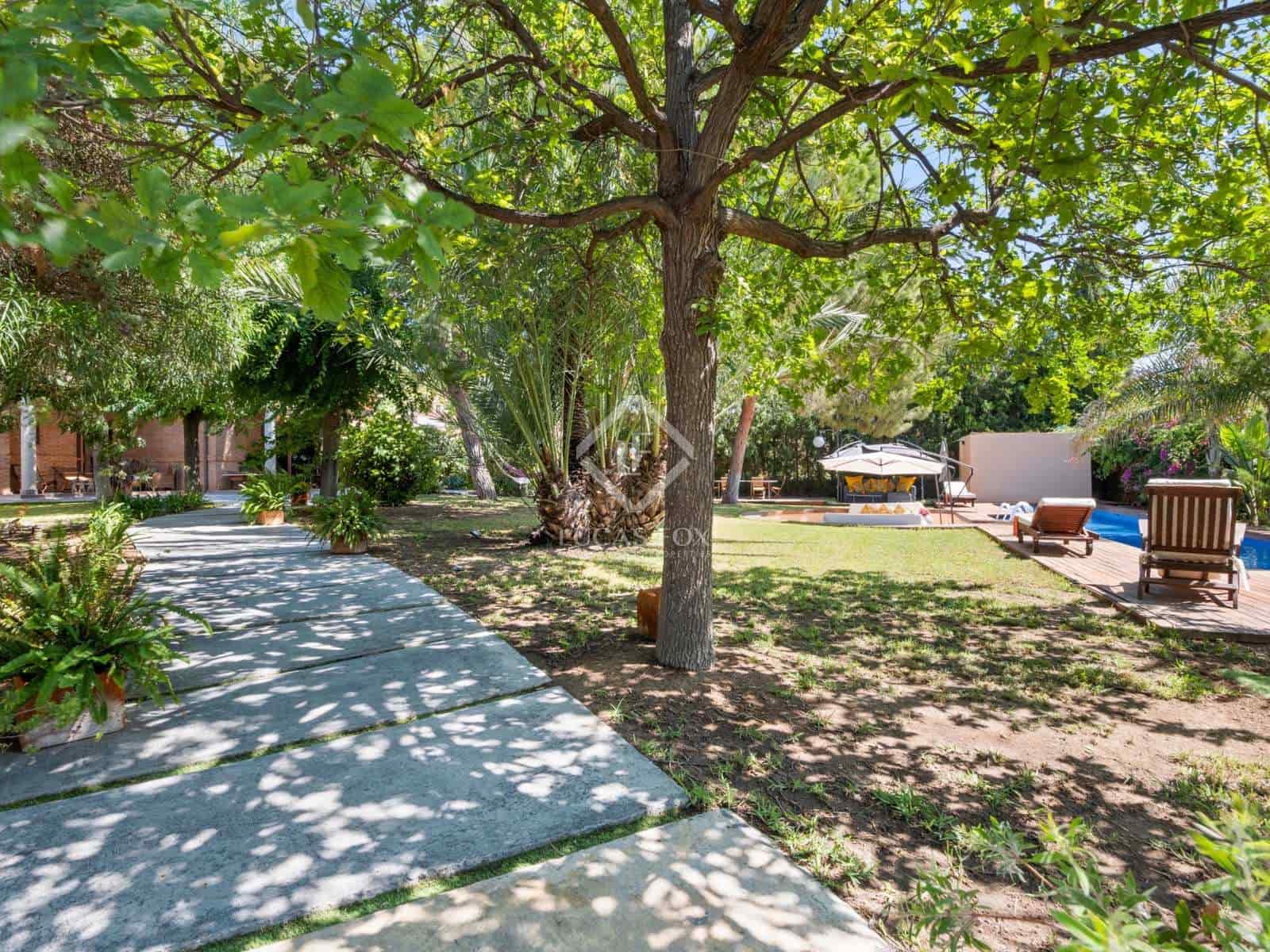 6 bedroom Villa for sale in Alicante / Alacant city with pool garage - € 1,300,000 (Ref: 7748655)