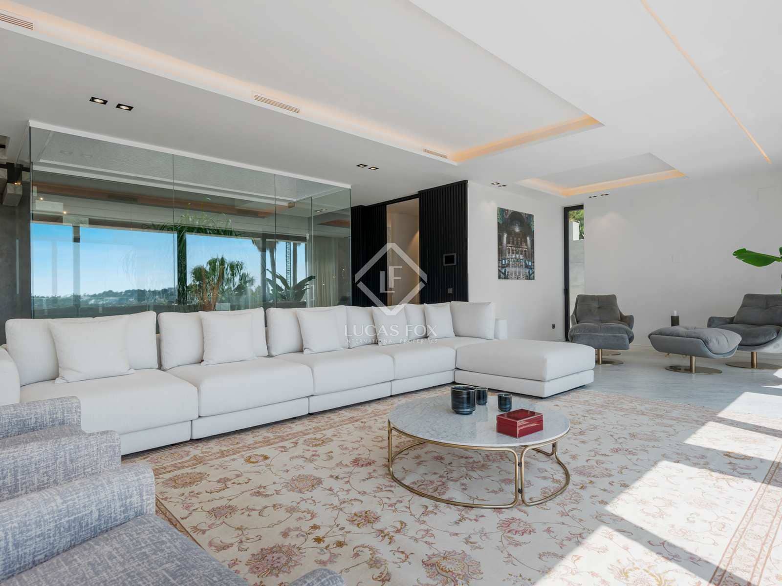 5 bedroom Villa for sale in Benahavis with pool garage - € 4,300,000 (Ref: 7748661)