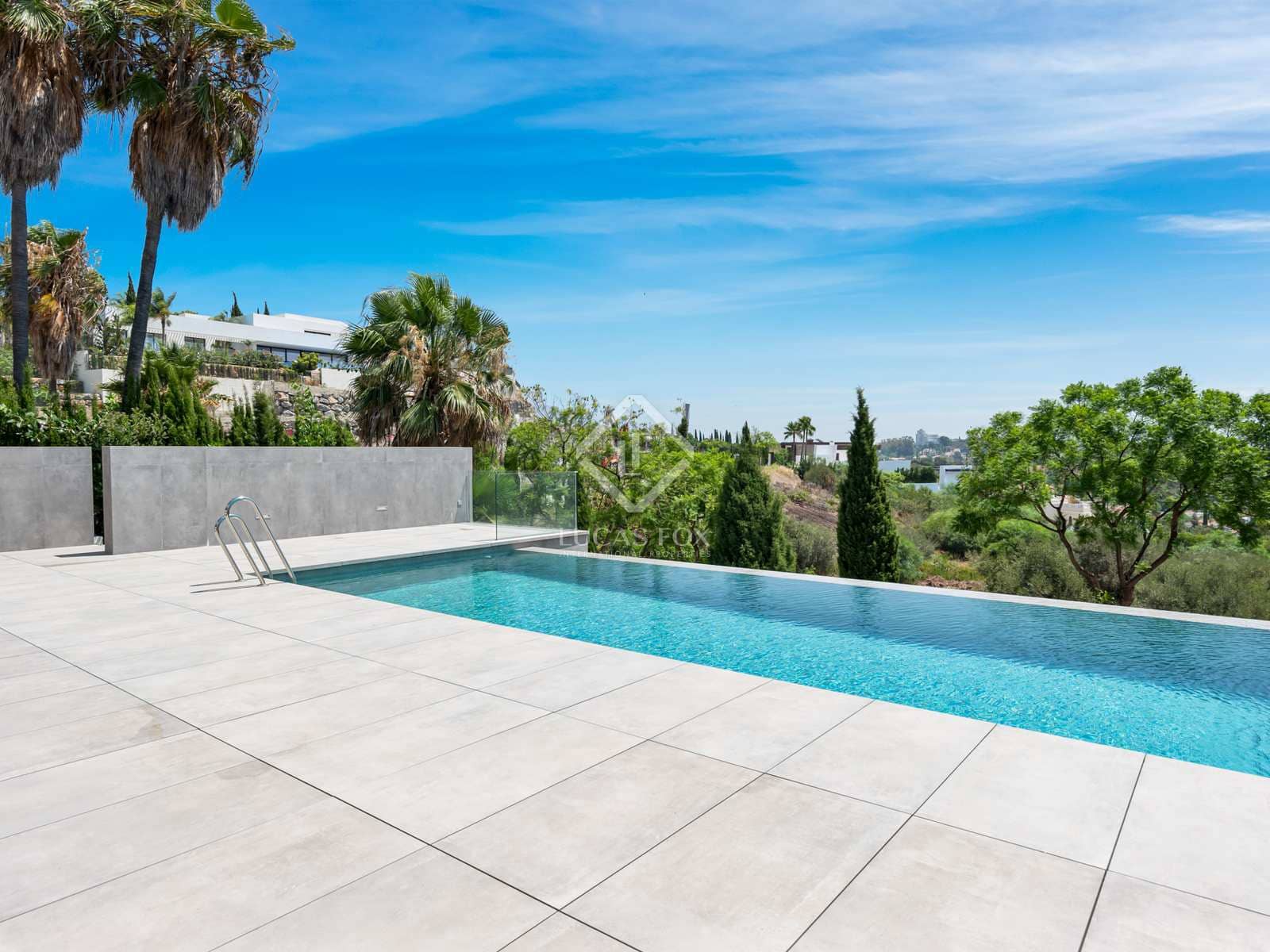 5 bedroom Villa for sale in Benahavis with pool garage - € 4,300,000 (Ref: 7748661)