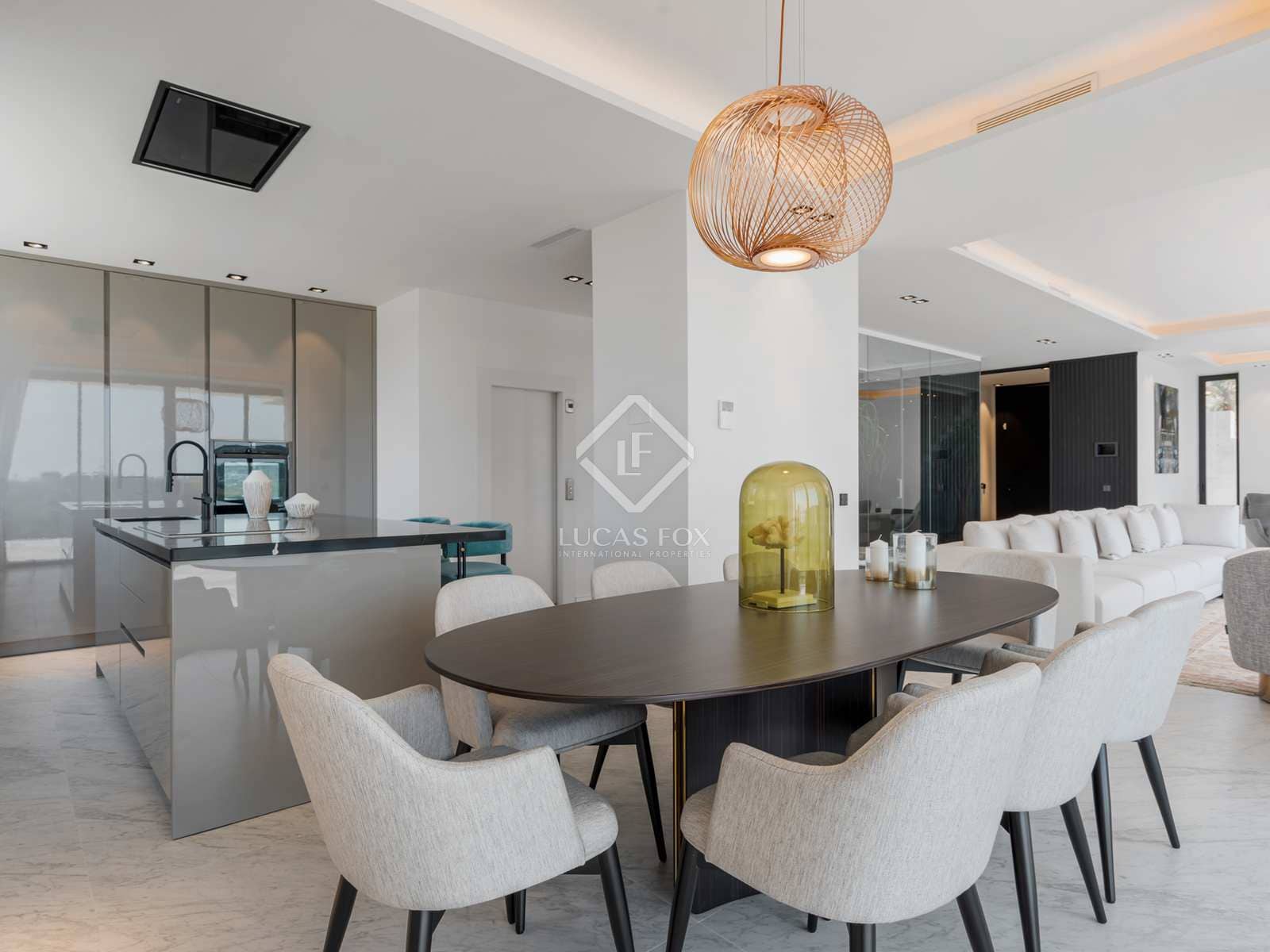 5 bedroom Villa for sale in Benahavis with pool garage - € 4,300,000 (Ref: 7748661)