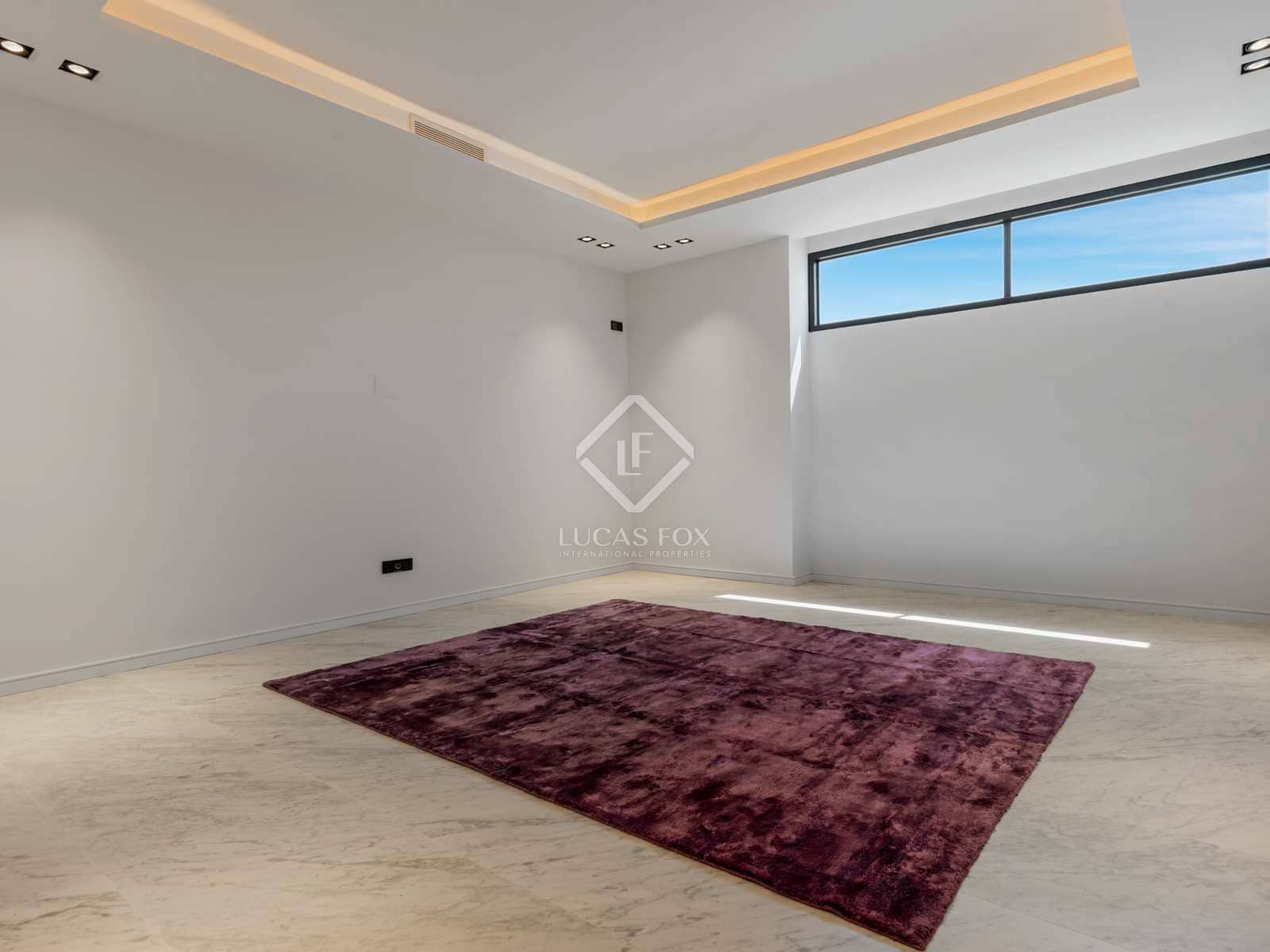 5 bedroom Villa for sale in Benahavis with pool garage - € 4,300,000 (Ref: 7748661)