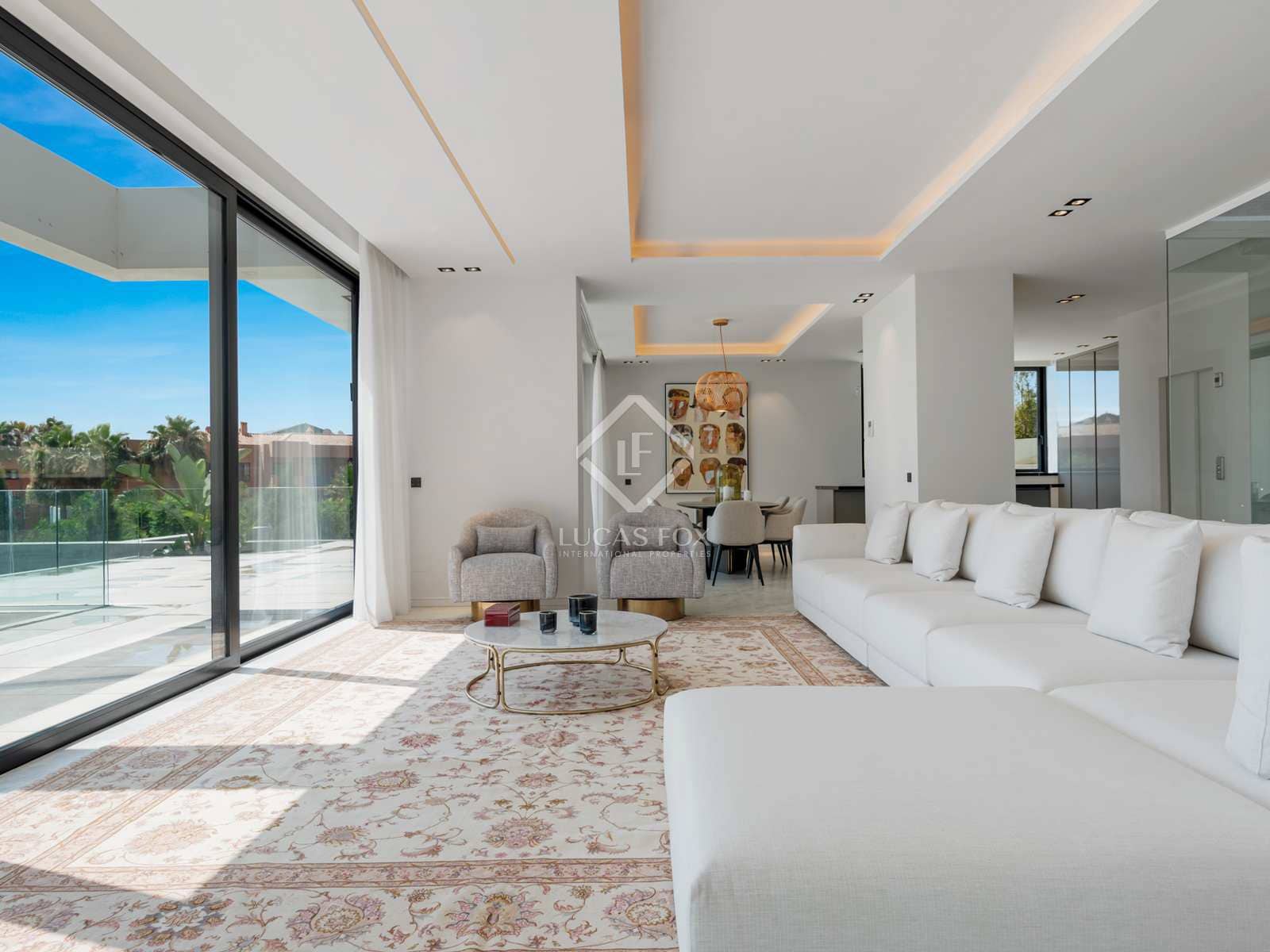 5 bedroom Villa for sale in Benahavis with pool garage - € 4,300,000 (Ref: 7748661)