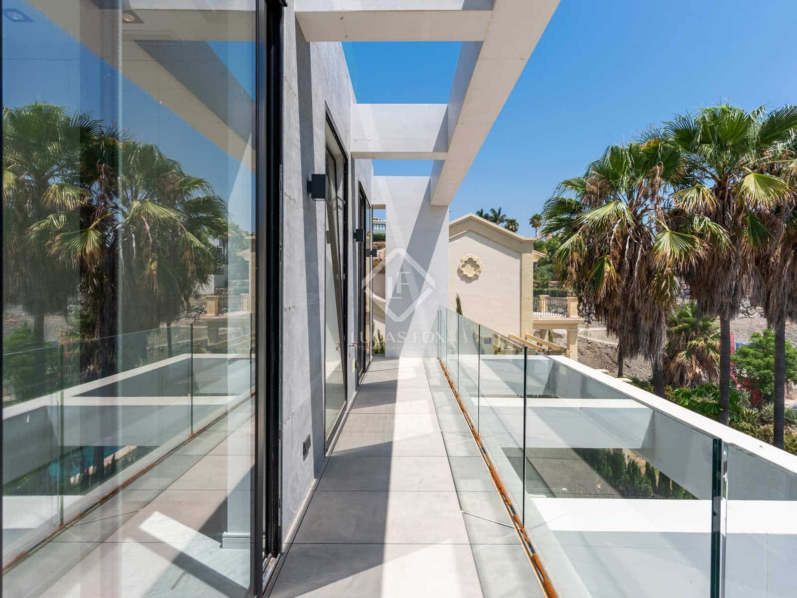 5 bedroom Villa for sale in Benahavis with pool garage - € 4,300,000 (Ref: 7748661)