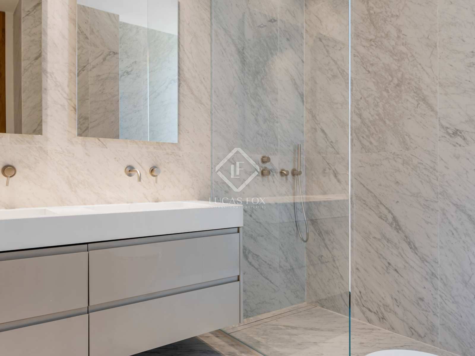 5 bedroom Villa for sale in Benahavis with pool garage - € 4,300,000 (Ref: 7748661)