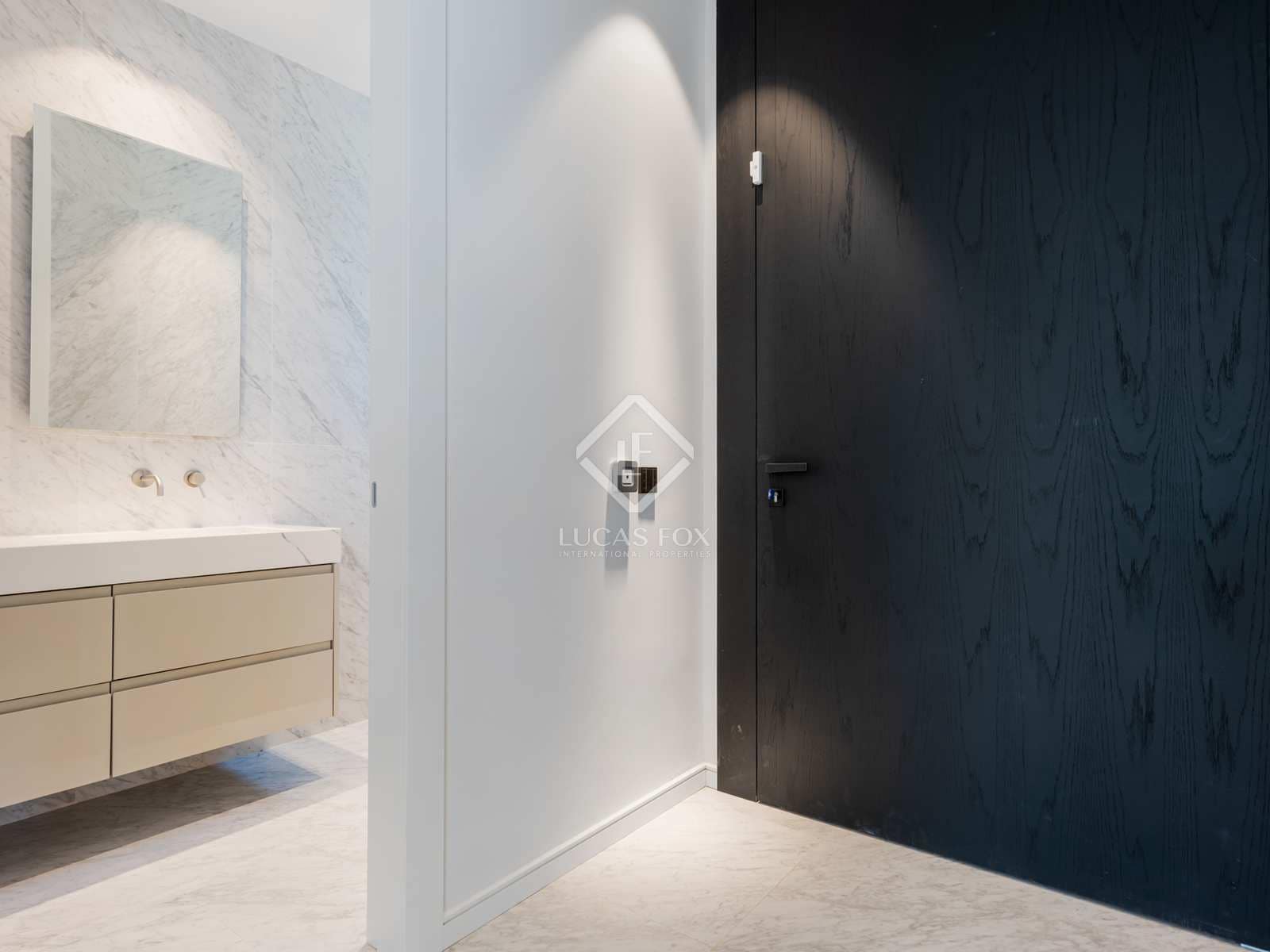 5 bedroom Villa for sale in Benahavis with pool garage - € 4,300,000 (Ref: 7748661)