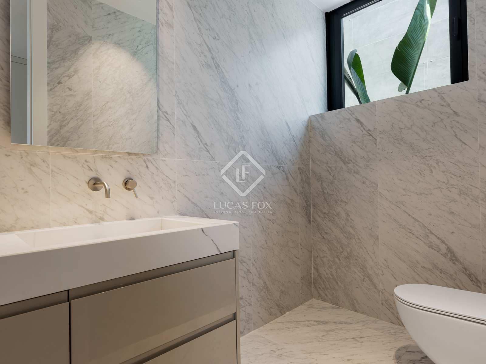 5 bedroom Villa for sale in Benahavis with pool garage - € 4,300,000 (Ref: 7748661)