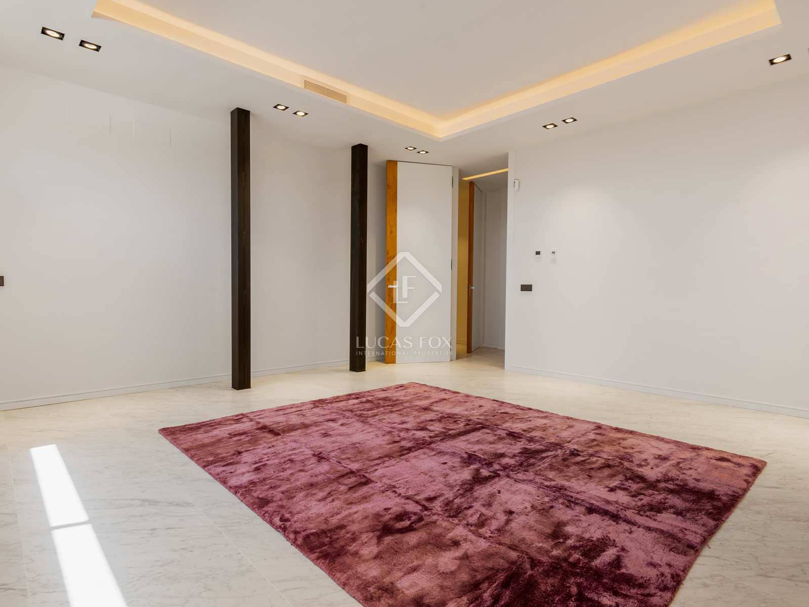 5 bedroom Villa for sale in Benahavis with pool garage - € 4,300,000 (Ref: 7748661)