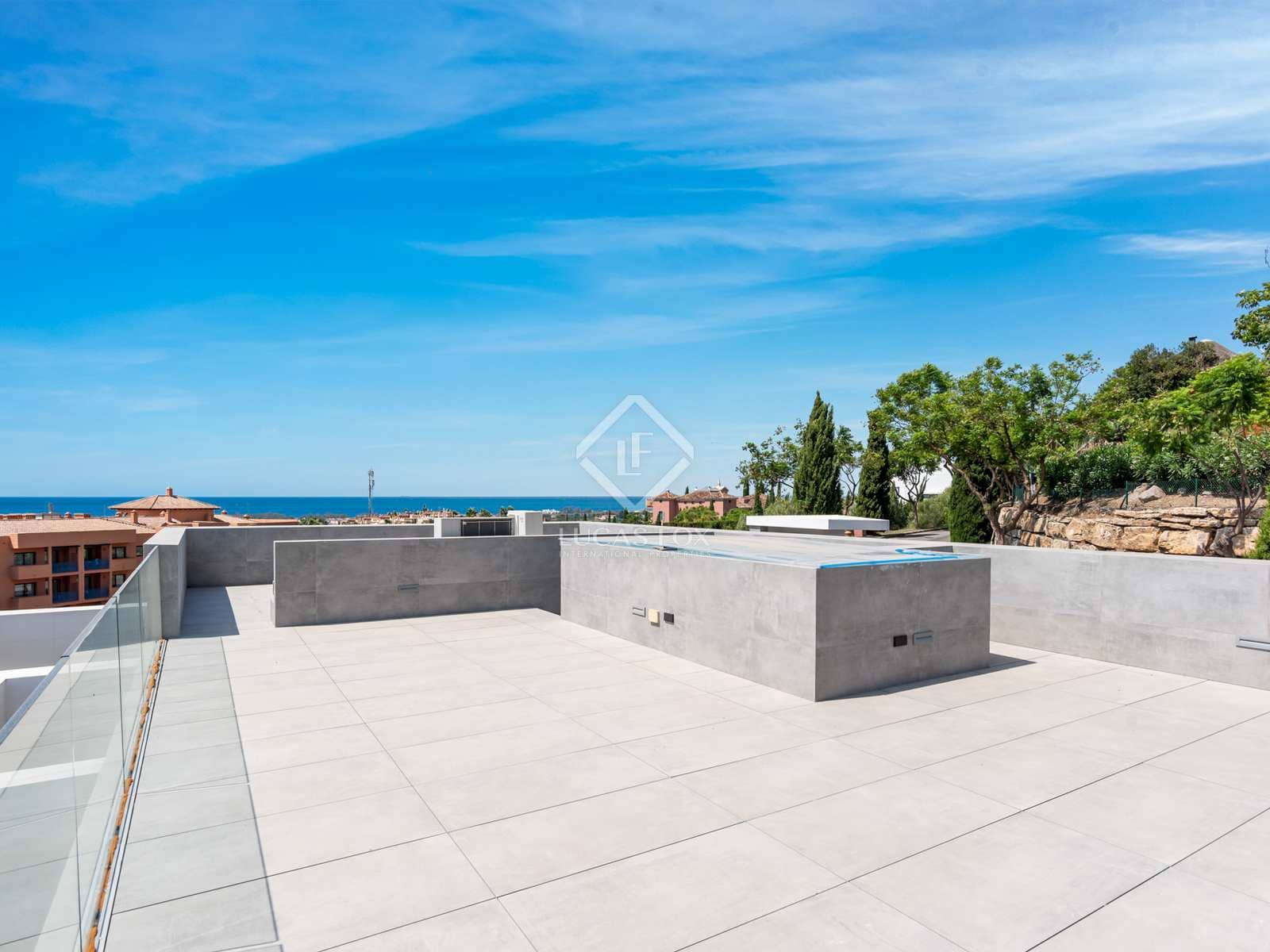 5 bedroom Villa for sale in Benahavis with pool garage - € 4,300,000 (Ref: 7748661)