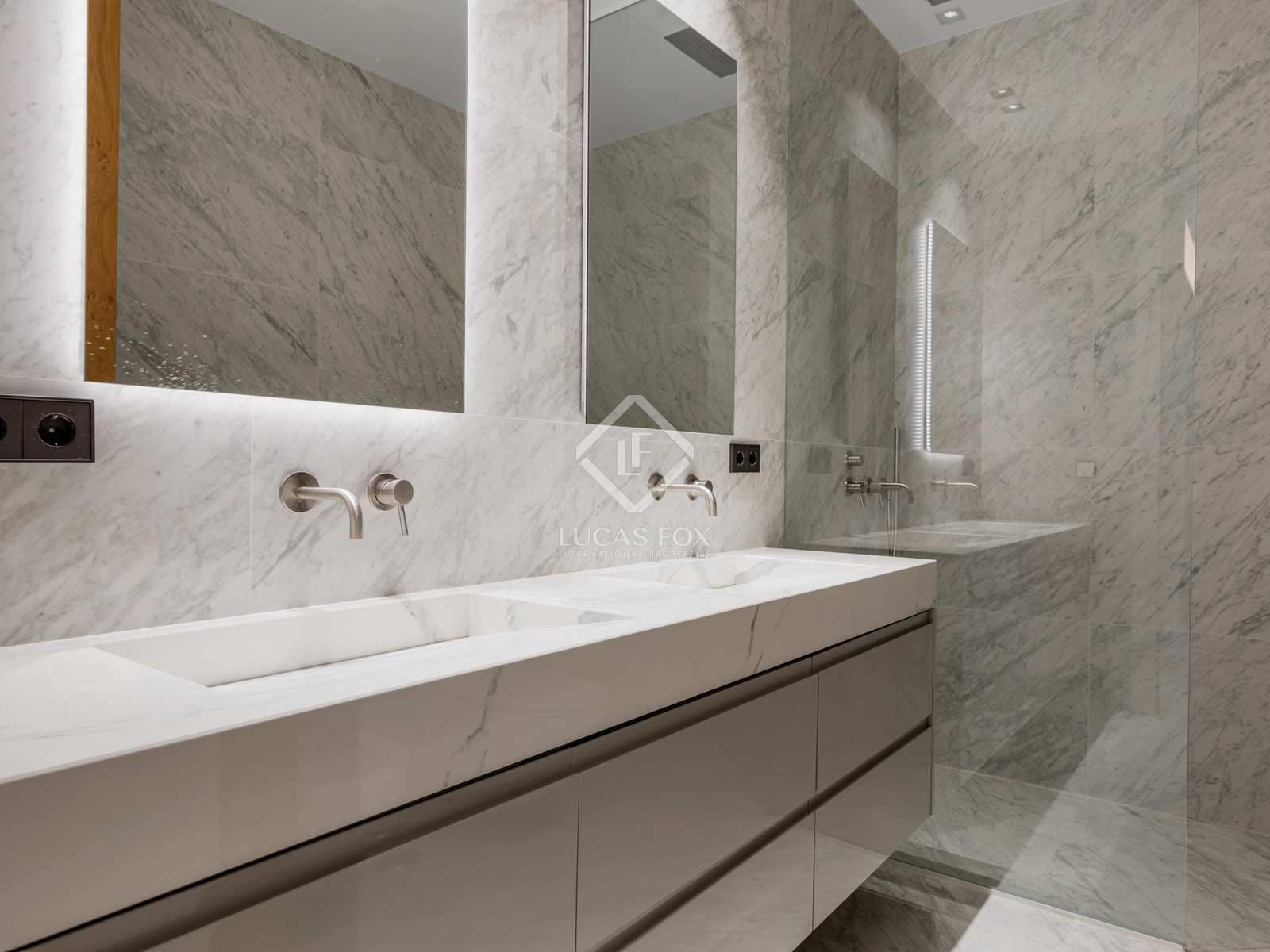 5 bedroom Villa for sale in Benahavis with pool garage - € 4,300,000 (Ref: 7748661)