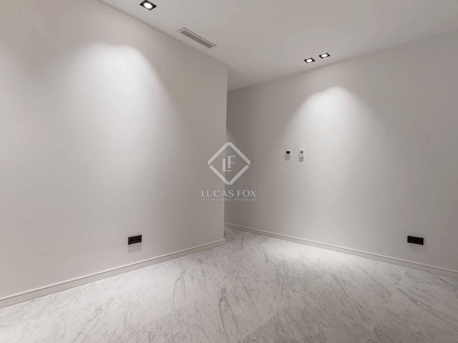 5 bedroom Villa for sale in Benahavis with pool garage - € 4,300,000 (Ref: 7748661)