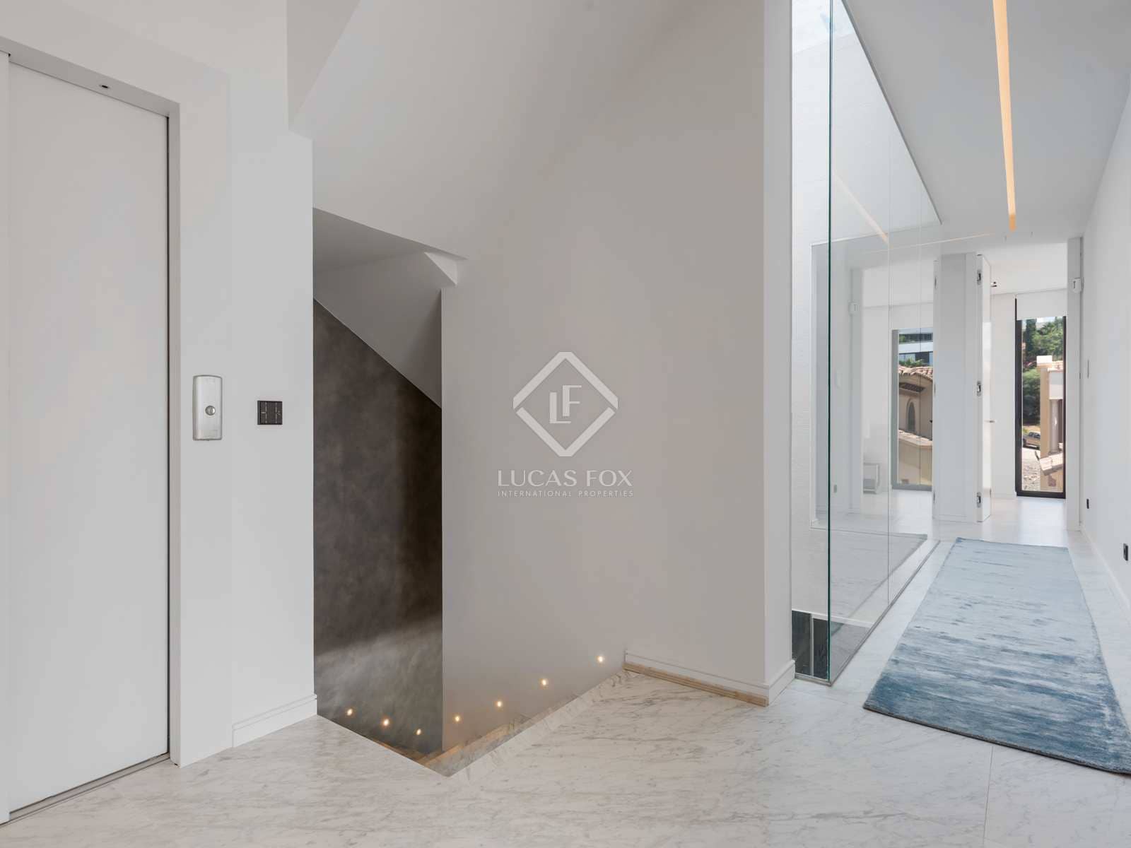 5 bedroom Villa for sale in Benahavis with pool garage - € 4,300,000 (Ref: 7748661)