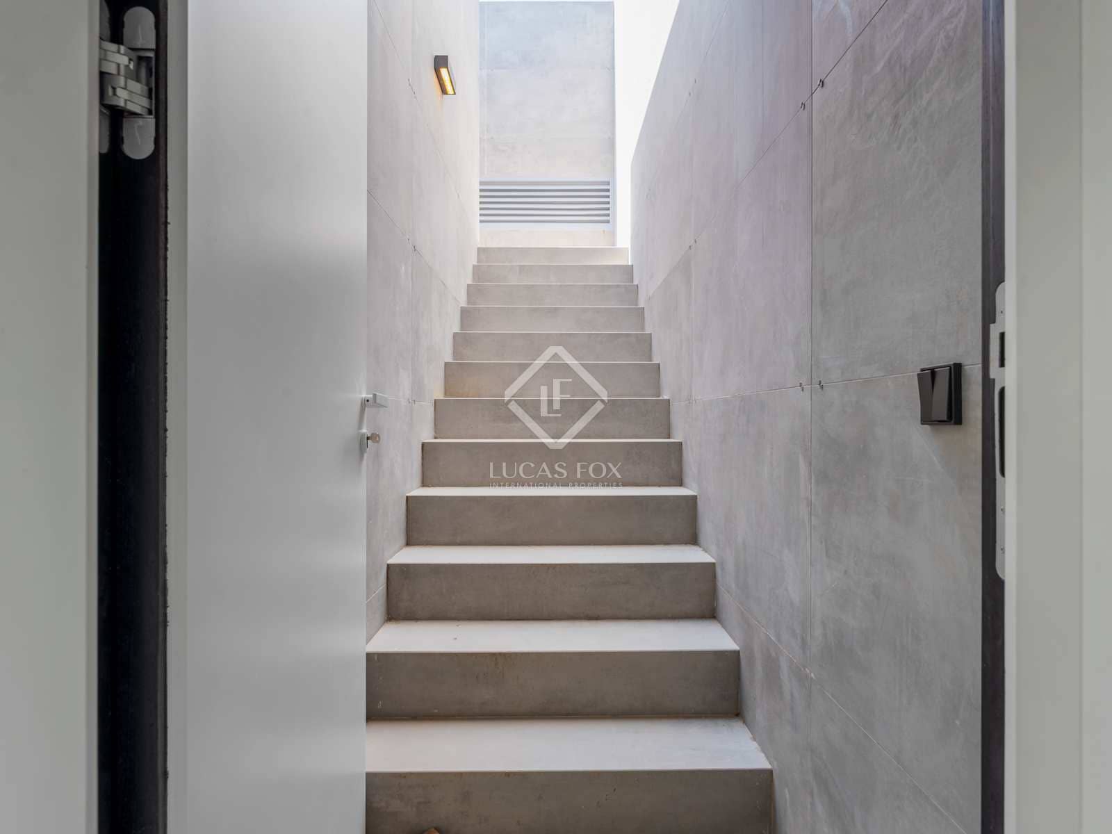 5 bedroom Villa for sale in Benahavis with pool garage - € 4,300,000 (Ref: 7748661)