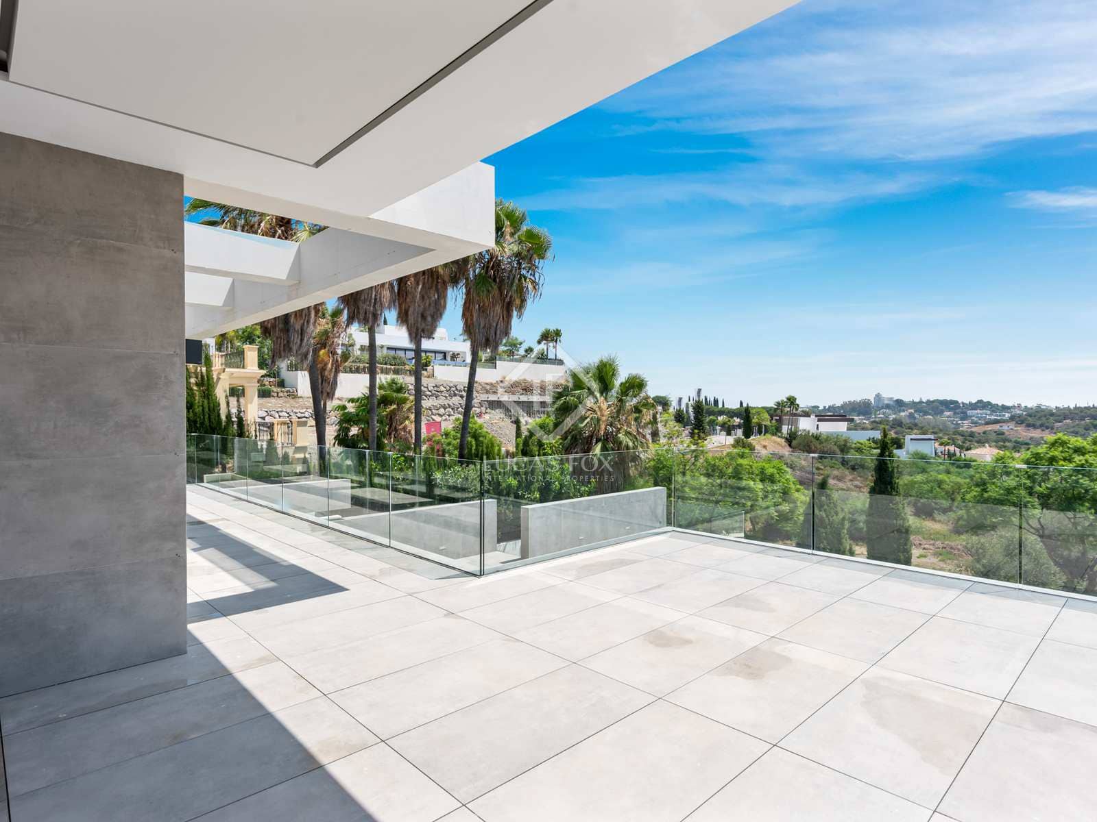 5 bedroom Villa for sale in Benahavis with pool garage - € 4,300,000 (Ref: 7748661)