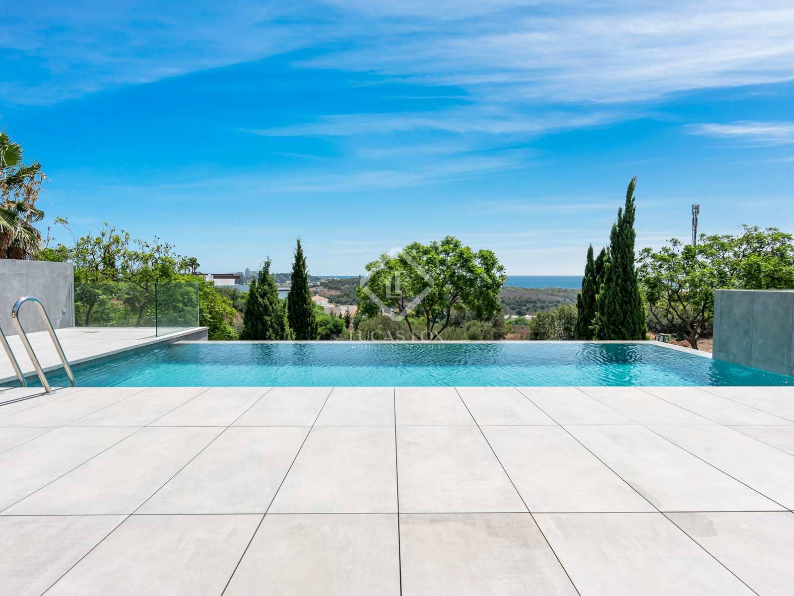 5 bedroom Villa for sale in Benahavis with pool garage - € 4,300,000 (Ref: 7748661)