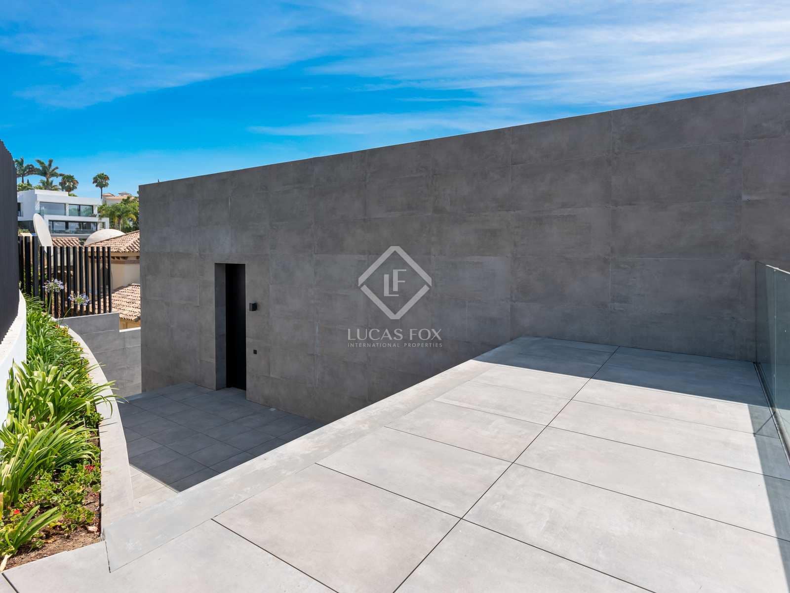 5 bedroom Villa for sale in Benahavis with pool garage - € 4,300,000 (Ref: 7748661)