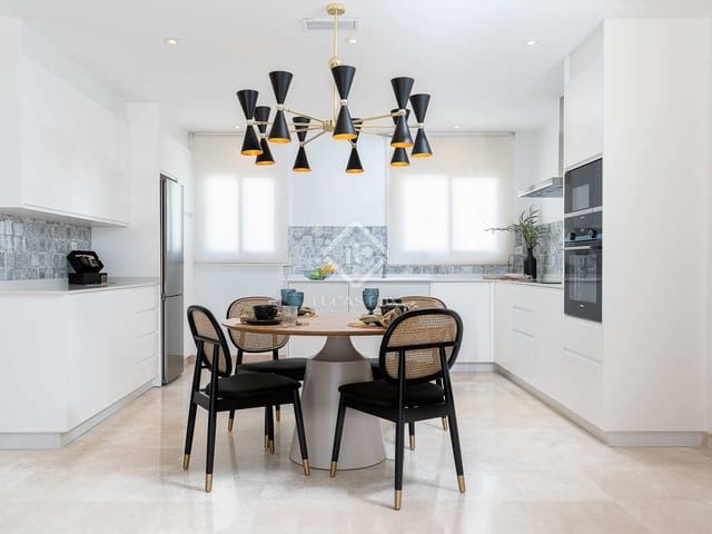 2 soverom Penthouse til salgs i El Paraiso, Estepona - € 438 000 (Ref: 7751758)