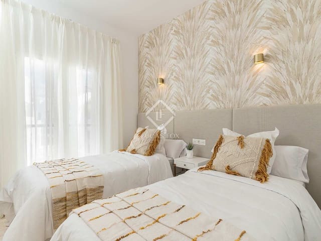 2 soverom Penthouse til salgs i El Paraiso, Estepona - € 438 000 (Ref: 7751758)