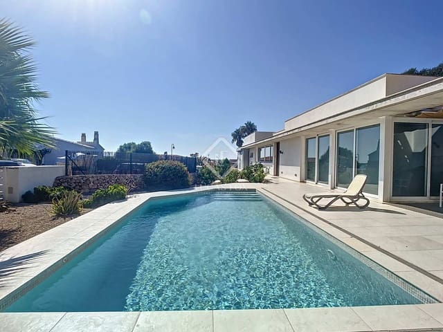 4 slaapkamer Villa te koop in San Luis / Sant Lluís met zwembad garage - € 1.200.000 (Ref: 7754057)