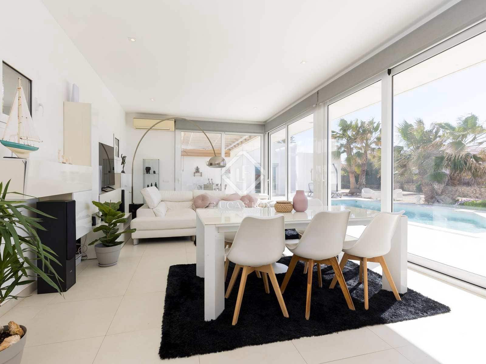 4 soveværelse Villa til salg i San Luis / Sant Lluis med swimmingpool garage - € 1.200.000 (Ref: 7754057)